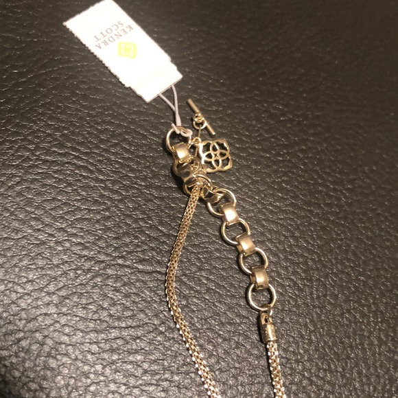 New Kendra Scott gold necklace w/coral magnesite - Picture 3 of 4